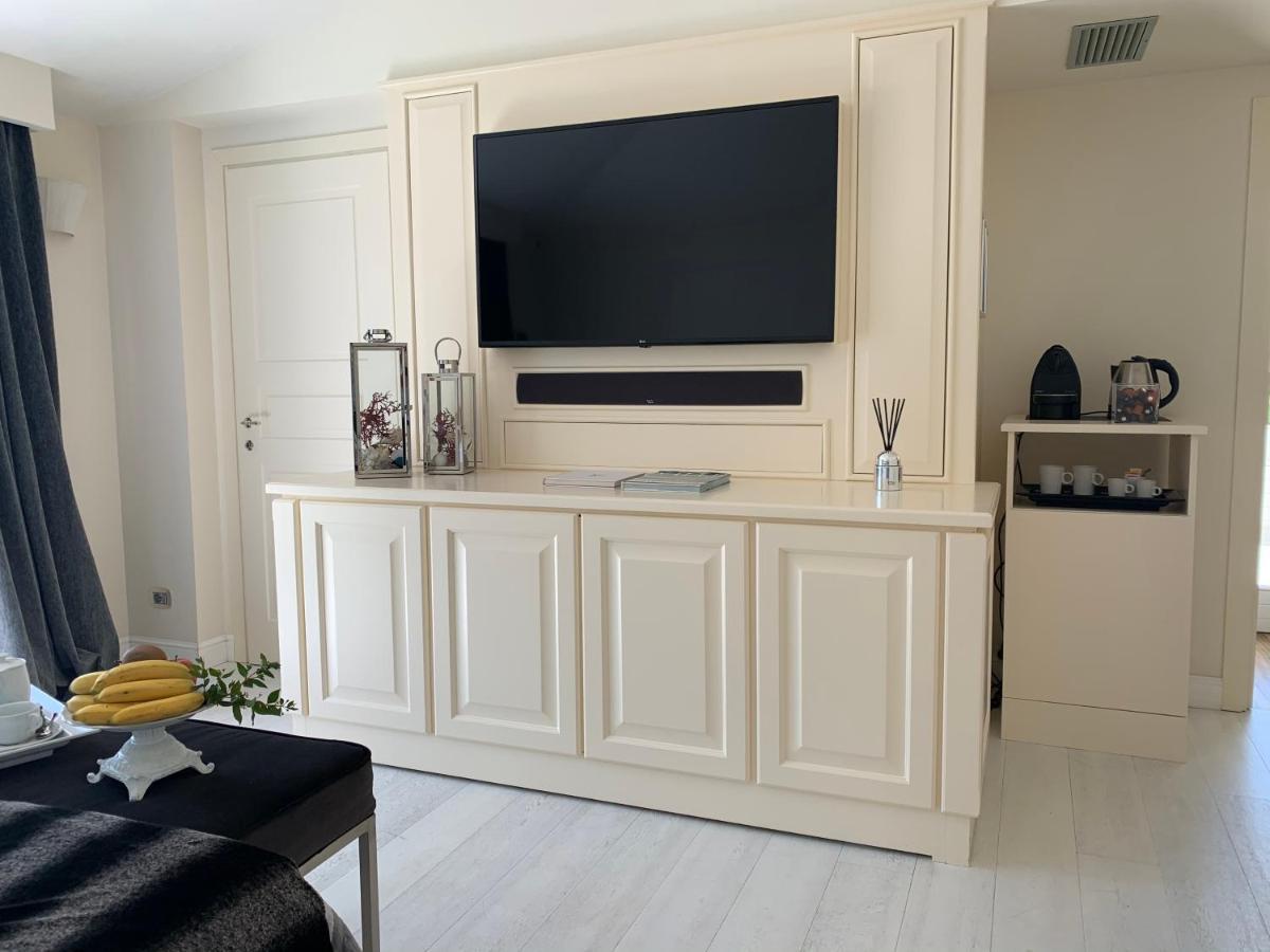 White House Luxury Hospitality Hotel Olbia Exterior foto